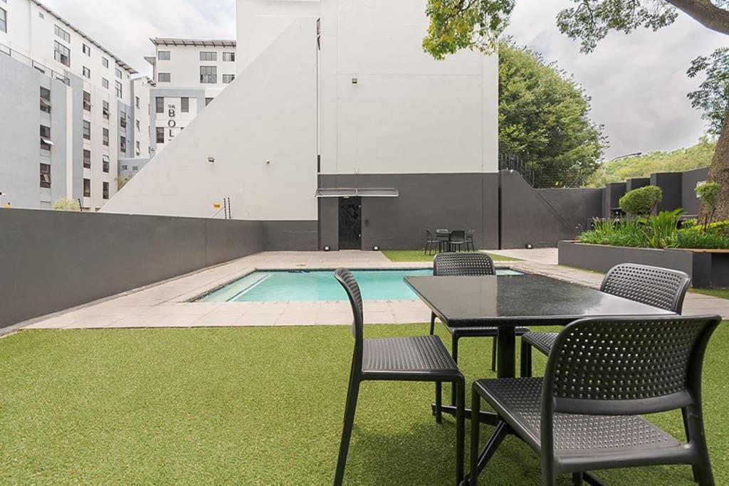 Urban Oasis Apartments At The Bolton Johannesburg Esterno foto